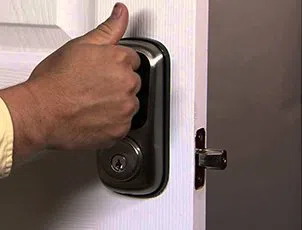 Lock Locksmith Tech Los Angeles, CA 310-844-9290 - 24-7-locksmith-key-service