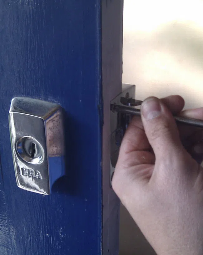 Lock Locksmith Tech Los Angeles, CA 310-844-9290 - locksmith-service